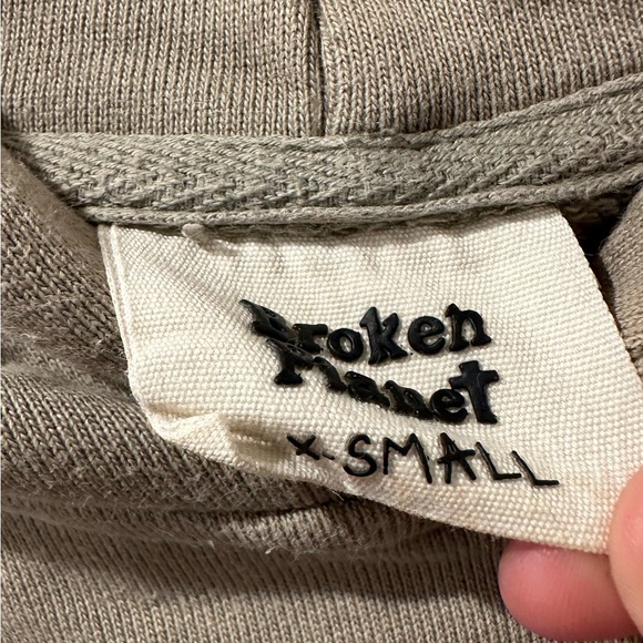 BROKEN PLANET HOODIE - Picture 3 of 4